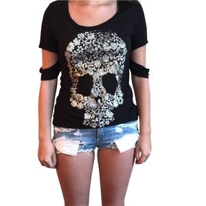 HOST PROMO PICK 🎉🎈🎉Long Skull Print Top